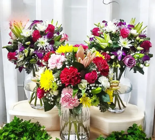 Vazoda Mevsim Çiçekleri